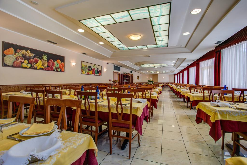 Hotel San Giorgio ميلانو ماريتيما المظهر الخارجي الصورة