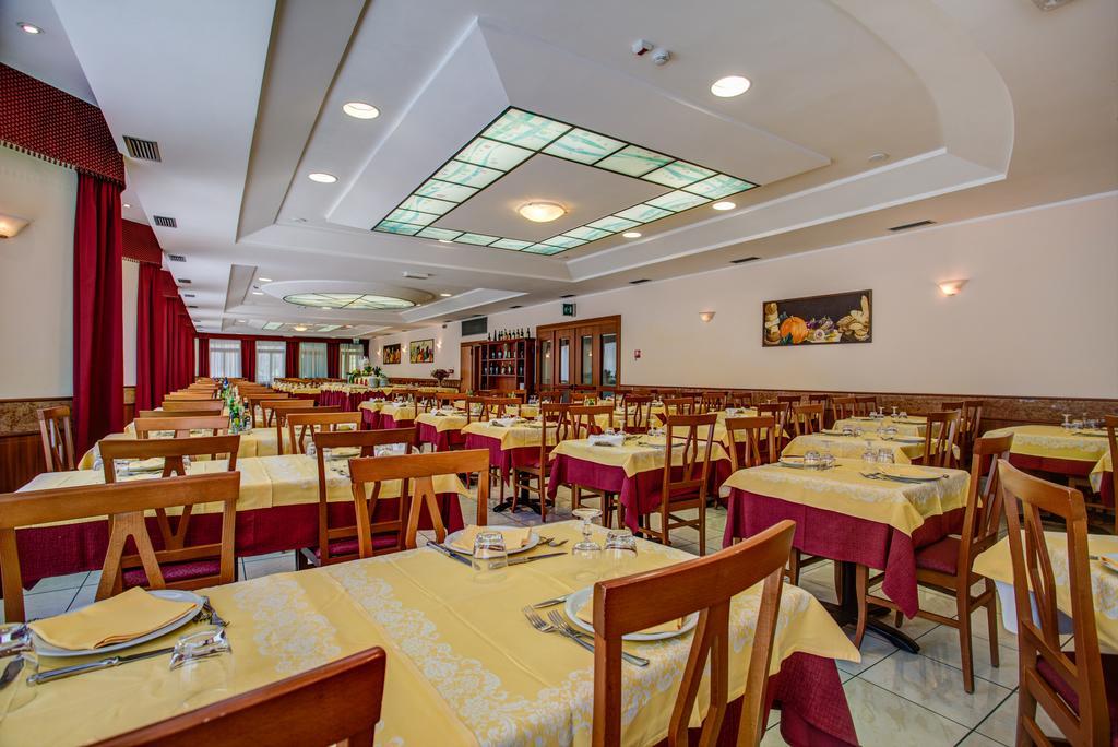 Hotel San Giorgio ميلانو ماريتيما المظهر الخارجي الصورة