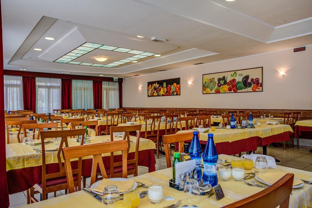 Hotel San Giorgio ميلانو ماريتيما المظهر الخارجي الصورة