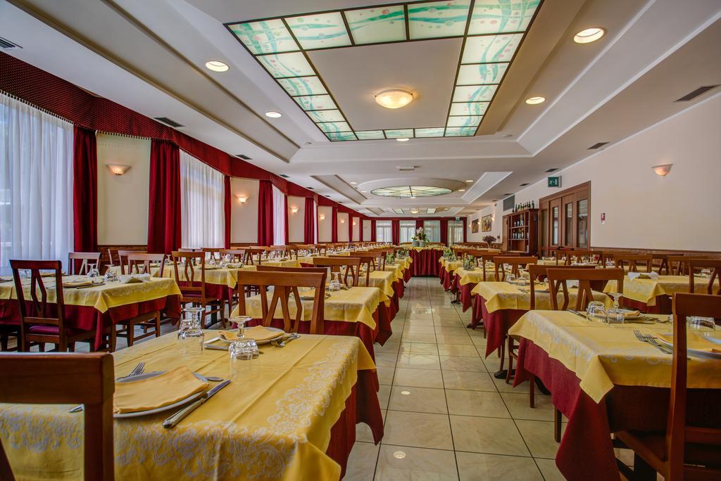 Hotel San Giorgio ميلانو ماريتيما المظهر الخارجي الصورة
