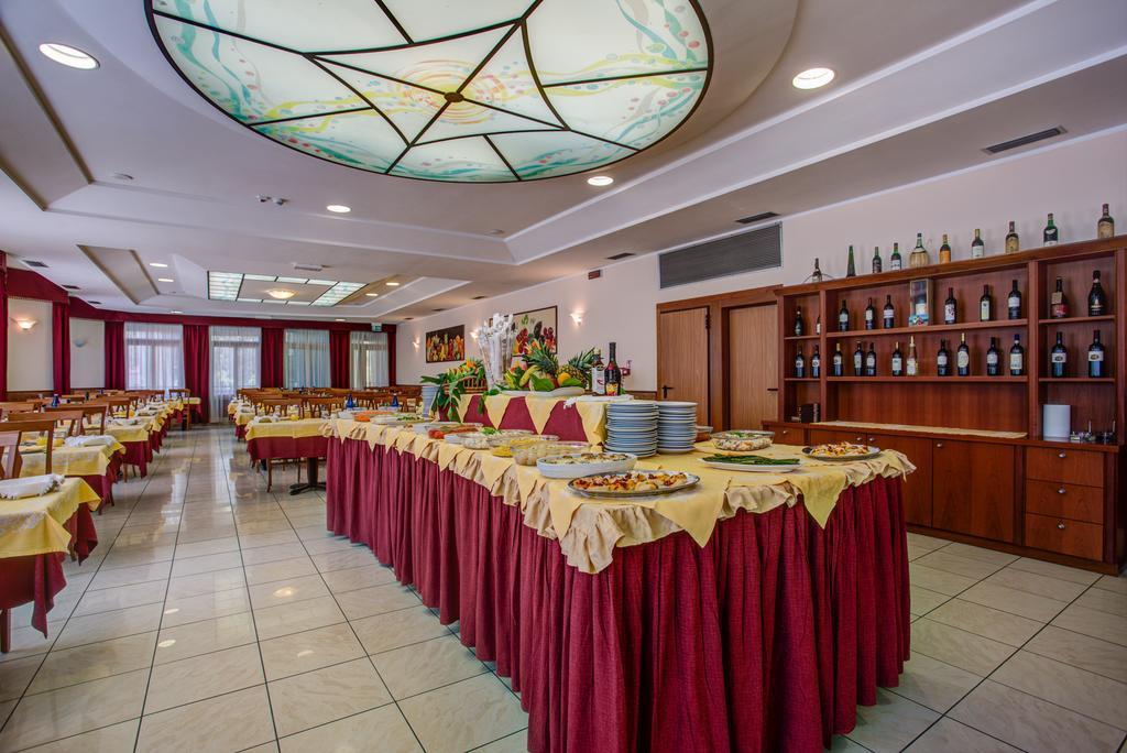 Hotel San Giorgio ميلانو ماريتيما المظهر الخارجي الصورة