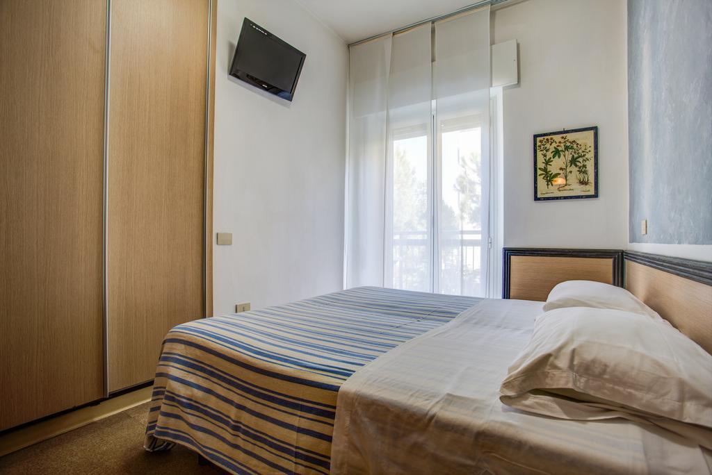 Hotel San Giorgio ميلانو ماريتيما الغرفة الصورة